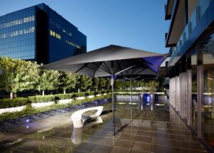 Sombrilla negra de 2 metros